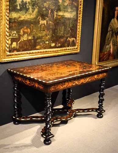 Table à écrire de style Louis XIV